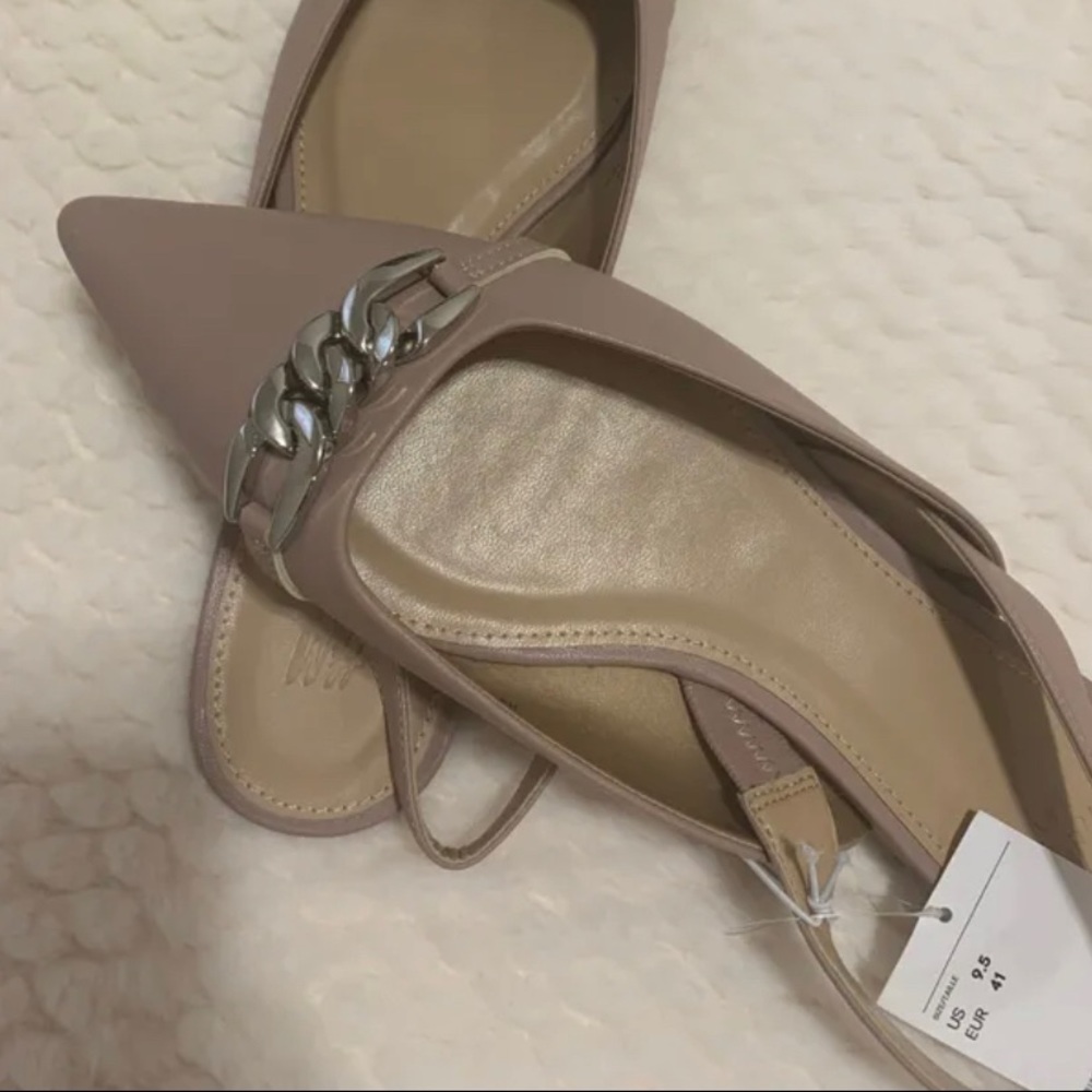 Brand new chain detail slingbacks